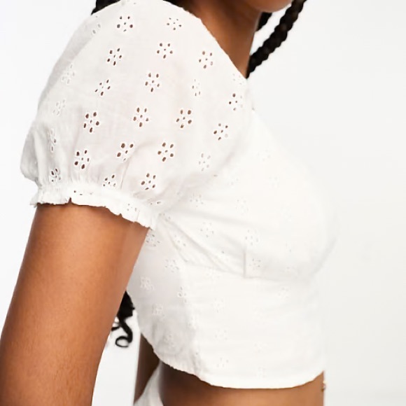Hollister White Eyelet Puff Sleeve Crop Top - Picture 2 of 6